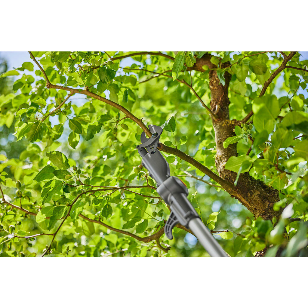 Gardena Cordless Telescopic Tree Shears HighCut 250/18V P4A / Ready-To-use / Set