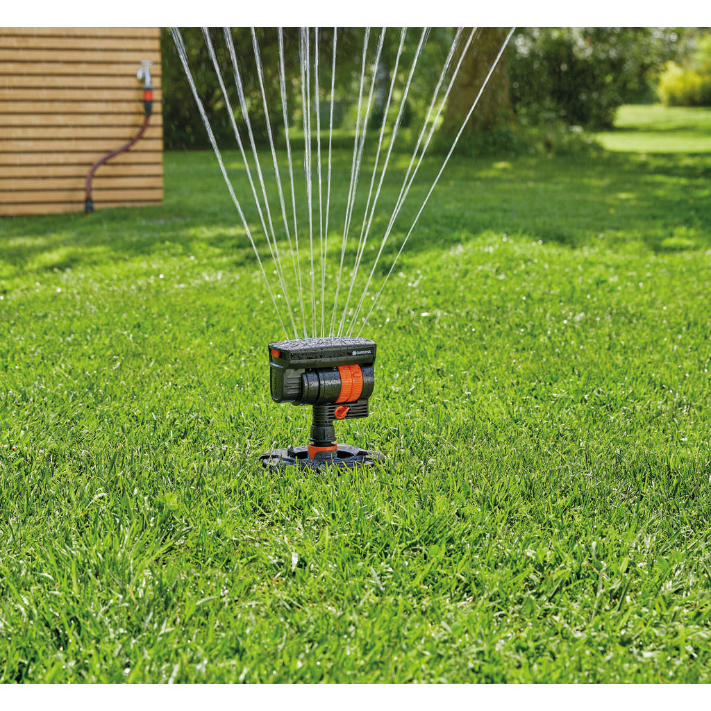 Pipeline starter set with oscillating sprinkler