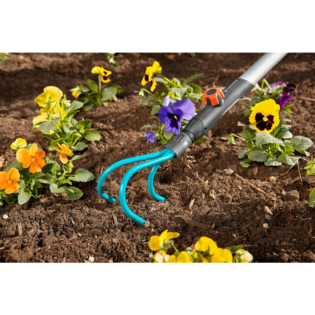 Gardena combisystem-Komplettangebot (Fugenkratzer + Rechenbesen + Grubber + Stiel)
