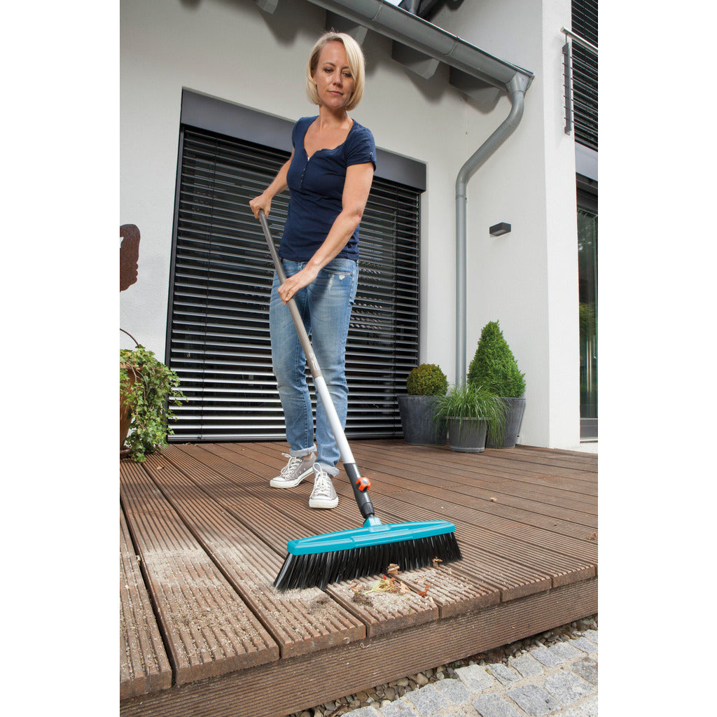 Gardena combisystem-Komplettangebot (Straßenbesen + Fugenbürste + Stiel)