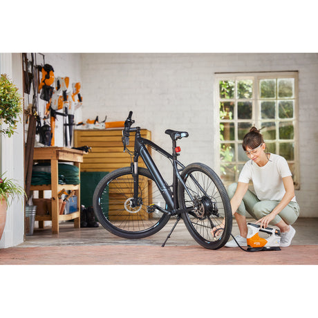 Compressore a batteria Stihl KOA 20 senza batteria e caricabatteria