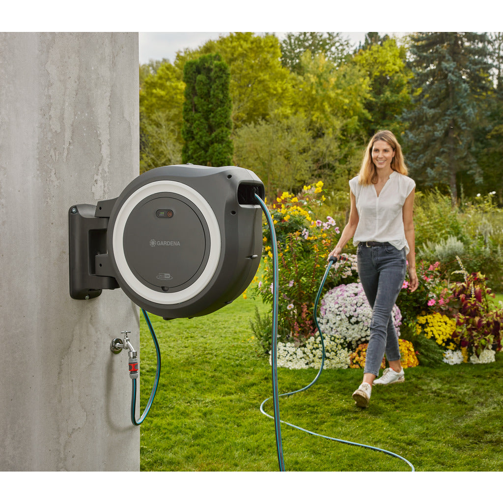 Gardena battery-powered wall hose box PowerRoll XXL / solo