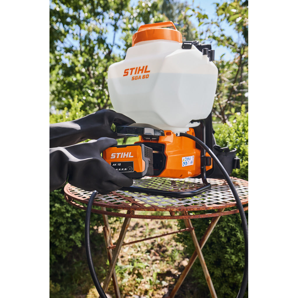 Spruzzatore a batteria Stihl SGA 60 / con batteria AK 20 e caricabatteria AL 101