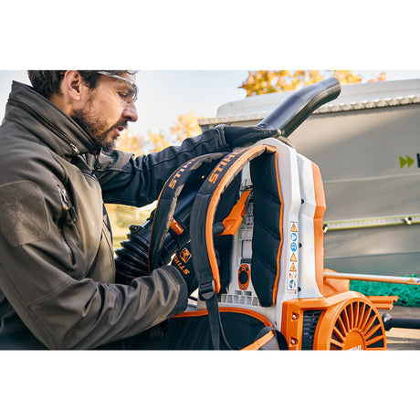 Soffiatore professionale a batteria Stihl BGA 300 / senza batteria e caricabatteria