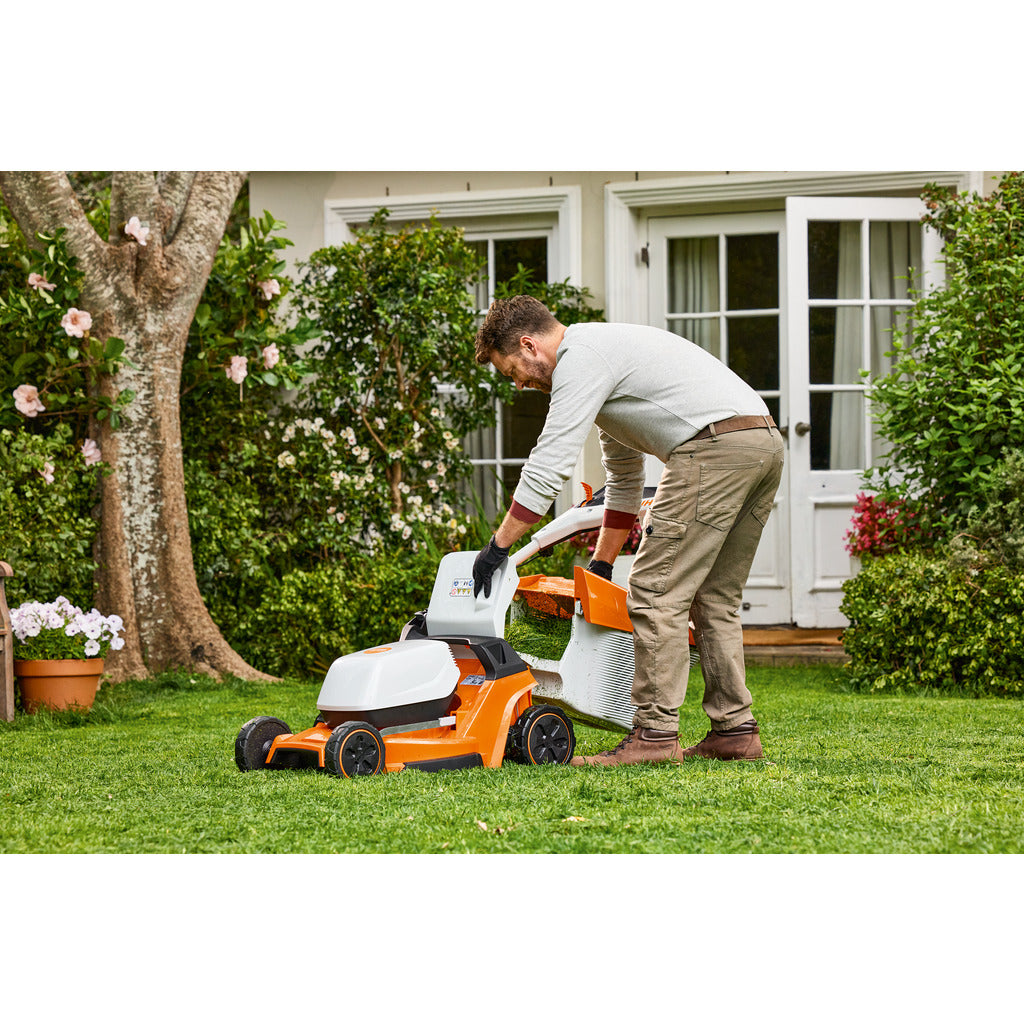 Tosaerba a batteria Stihl RMA 448 V / senza batteria e caricabatteria