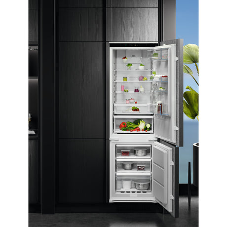 Einbau-Kühl-Gefrierkombination 6000 EK6E18S