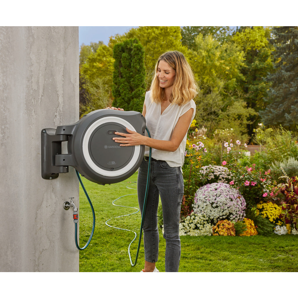Gardena battery-powered wall hose box PowerRoll XXL / solo