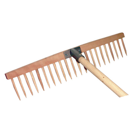 Holzrechen mit Stiel