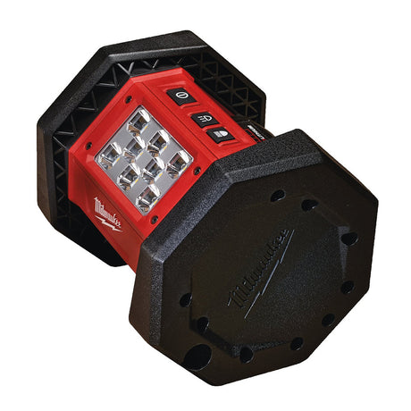 Battery-powered floodlight