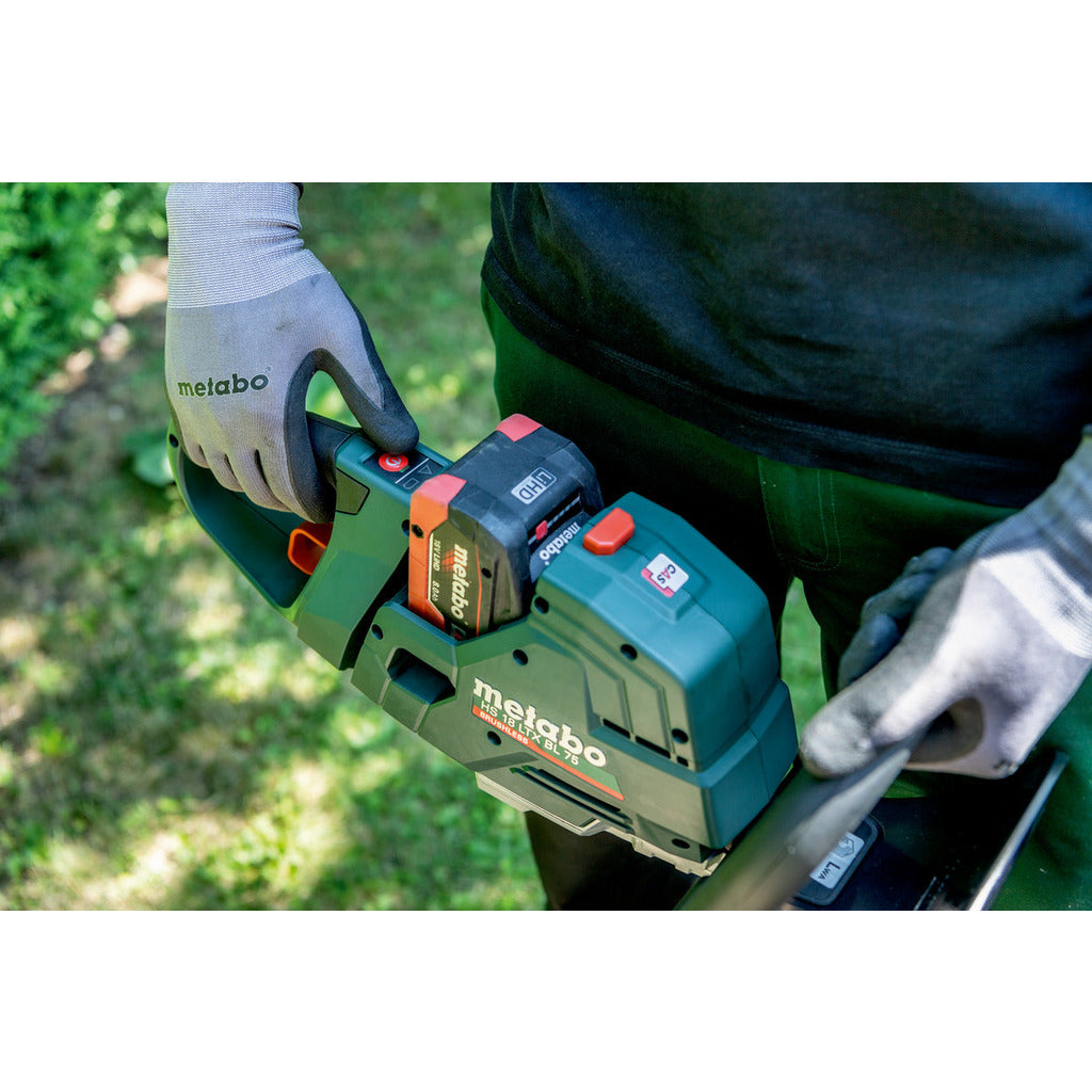 Cordless hedge trimmer HS 18 LTX BL 65 / without battery and charger