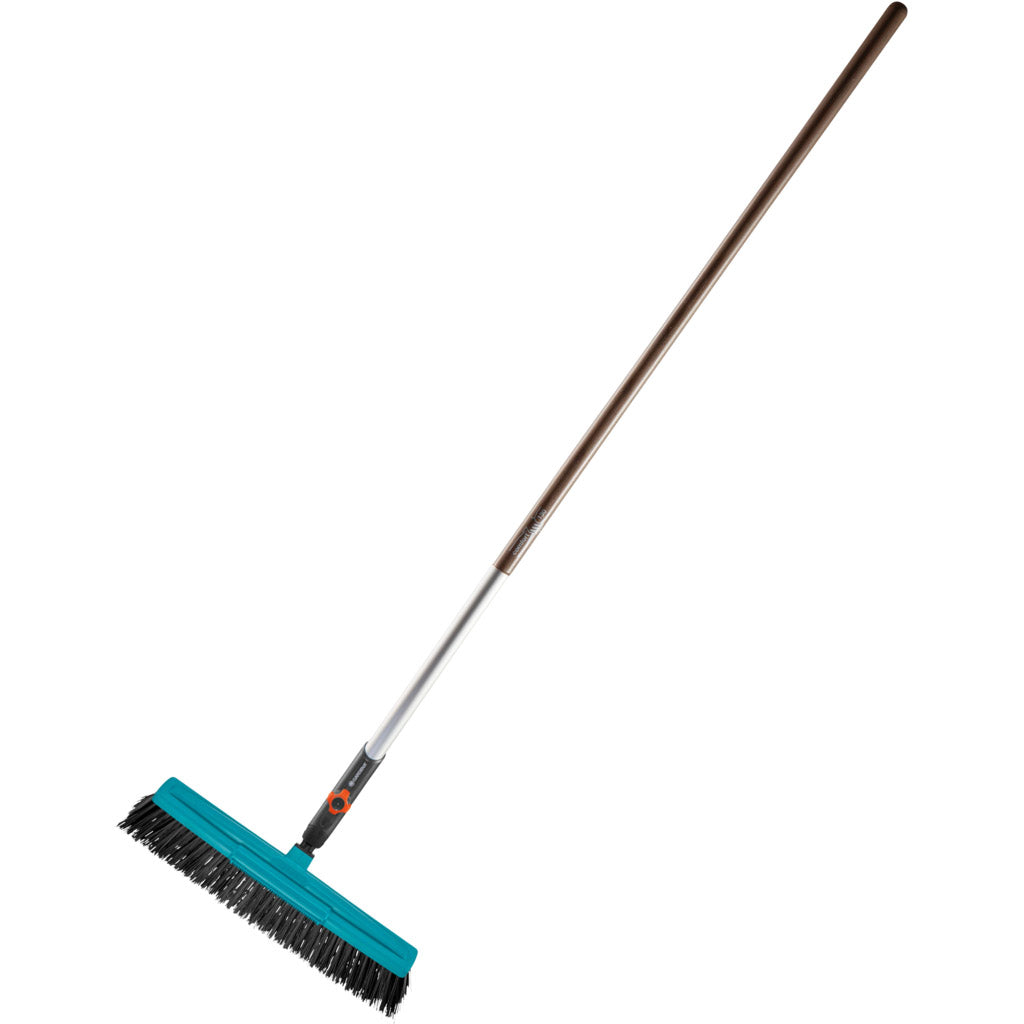 Street broom with handle