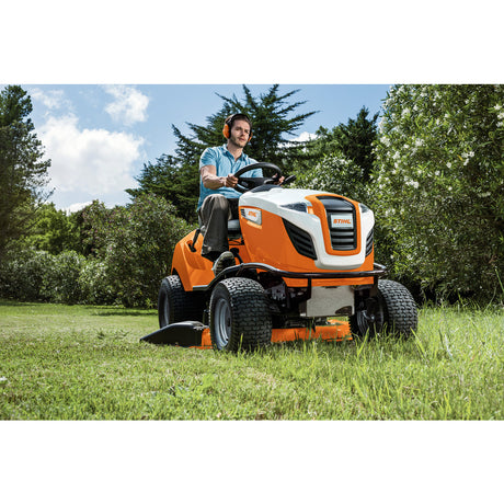 Trattorino tagliaerba Stihl RT 4112 SZ